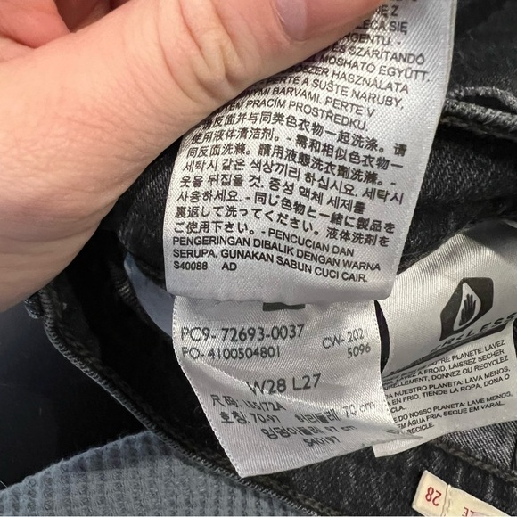 Levi’s Ribcage Ankle Straight Jean Black - Picture 9 of 11